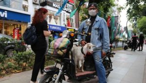 Konuşma engelli vatandaşın en yakın dostu herkesi kıskandırıyor