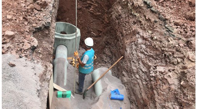 Körfez ilçesinde altyapı çalışmaları sürüyor