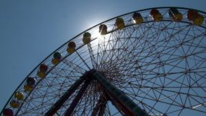 Lunapark ve tematik parklar açıldı