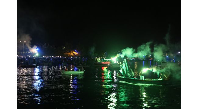 Şampiyon Kocaelispor'un kutlamaları kenti yaktı