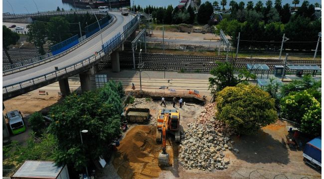 Sekapark’taki yaya geçidinde çalışmalar sürüyor