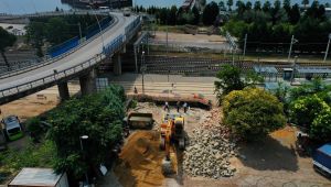 Sekapark’taki yaya geçidinde çalışmalar sürüyor