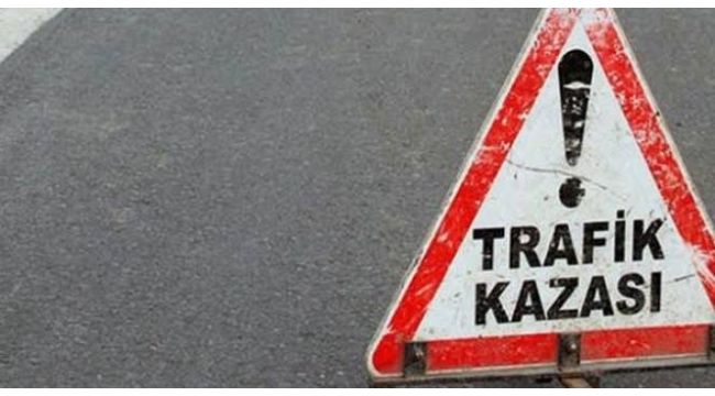 Tır servis minibüsüne çarptı: 9 yaralı