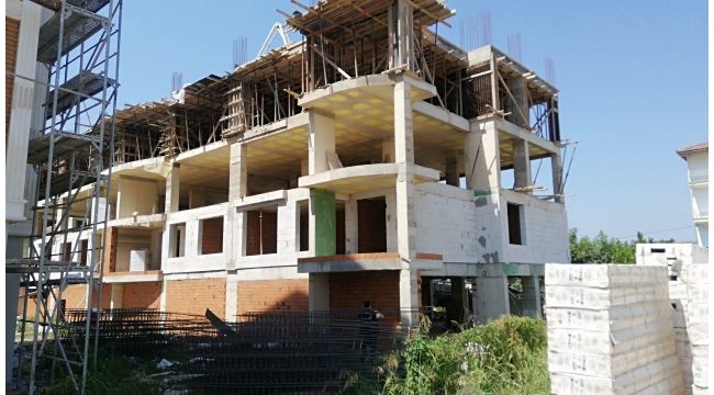 4. kattan düşen inşaat işçisi hayatını kaybetti