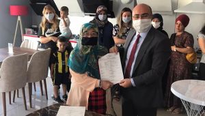 86 yaşındaki Sati Nine AK Parti'ye üye oldu