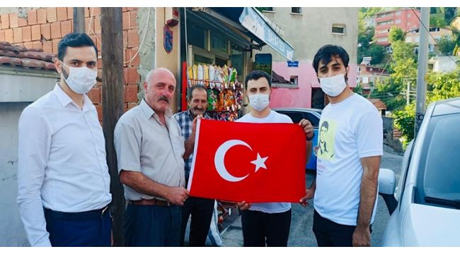 AK Gençlerden bayram mesaisi