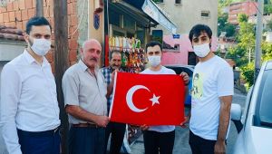 AK Gençlerden bayram mesaisi