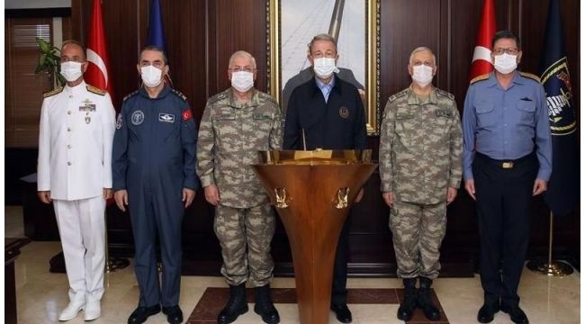 Bakan Akar, Kocaeli'den Yunanistan'a ayar verdi