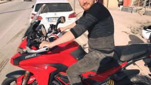 Bariyerlere çarpan motosikletteki 2 kişi hayatını kaybetti