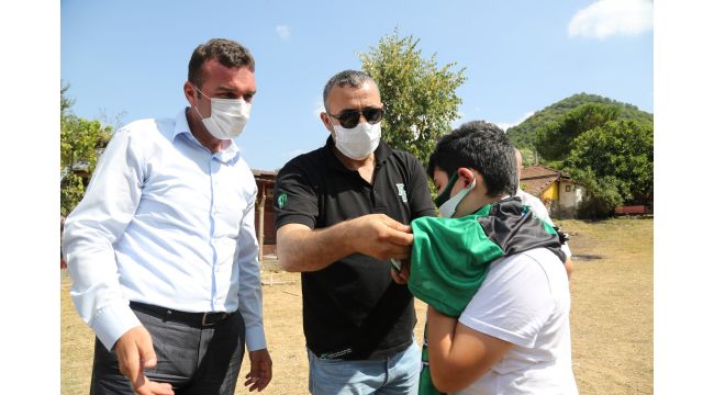 Çocuklar spor malzemesi istedi Başkan Büyükakın gönderdi