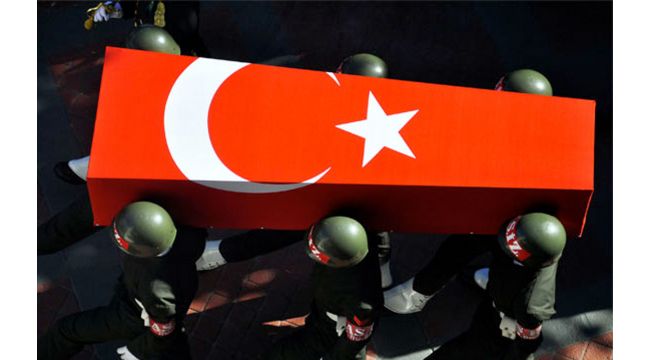 Hakkari'de zırhlı araç devrildi: 2 şehit