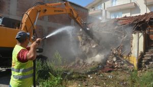 İzmit Belediyesinden metruk yapılara geçit yok