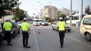 Kocaeli’de aranan 35 kişi uygulamaya takıldı