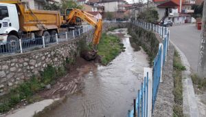 Kocaeli’de dere temizlikleri aralıksız sürüyor