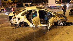 Kocaeli’de otomobil bariyerlere çarptı: 1 yaralı