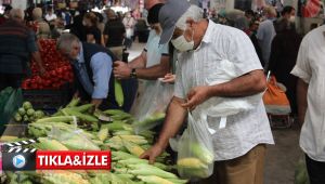 Pazara gitmeleri yasaklanan 65 yaş üstü vatandaşlar haberi pazarda aldı