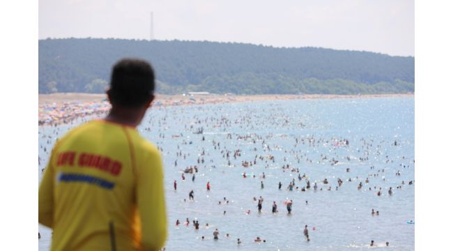 Sahillerde 218 kişi boğulmaktan son anda kurtarıldı