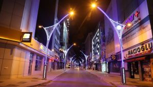 Alemdar Caddesi ışıl ışıl oldu