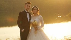 Ayşenur Oğuz dünya evine girdi