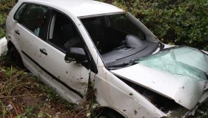 Dere yatağına uçan otomobilin sürücüsü kurtarılamadı