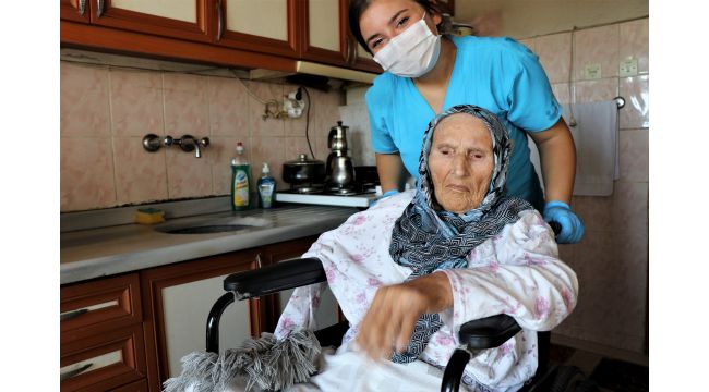 Evde bakım hizmeti yüzleri güldürüyor