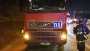Gebze'de otomobil tıra arkadan çarptı: 1 ölü