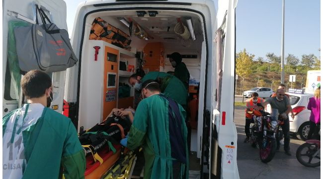 Otomobile çarpan motosiklet sürücüsü yaralandı