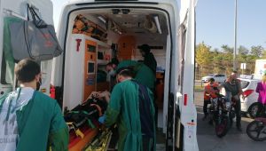 Otomobile çarpan motosiklet sürücüsü yaralandı
