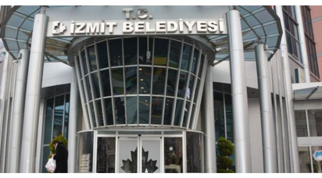 İzmit Belediyesi'nde peş peşe istifalar