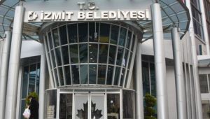İzmit Belediyesi'nde peş peşe istifalar