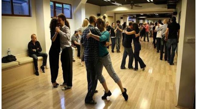 İzmit Belediyesi’nden dans kursu