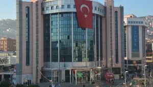 İzmit Belediyesinden ihtiyaç sahibi öğrencilere tablet desteği
