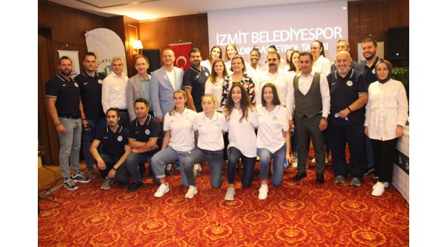 İzmit Belediyespor 11 yeni transferine imza attırdı