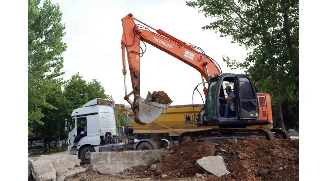 İzmit’te içme suyu hatları deplase ediliyor