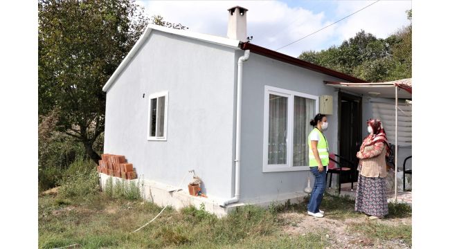 Kandıralı aile prefabrik evine kavuştu