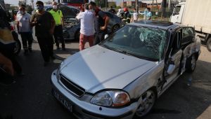 Kocaeli'de 2 otomobil çarpıştı: 3 yaralı