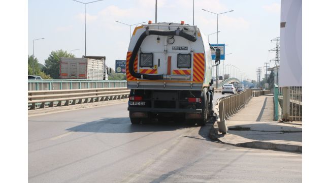 Kocaeli’deki karayollarına titiz temizlik