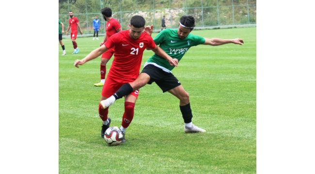 Kocaelispor, hazırlık maçında Çatalcaspor'u 2-1 mağlup etti