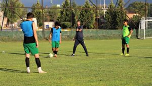 Kocaelispor U19 lige Büyükşehir spor tesislerinde hazırlanıyor