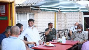 Kocaman makamda değil sahada