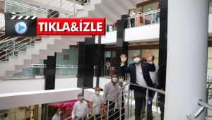 Korona virüsü yenen belediye başkanını alkışlarla karşıladılar
