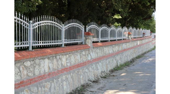 Mezarlıklarda çevre düzenlemesi yapılacak