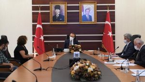 Vali Yavuz, halk gününde vatandaşları dinledi