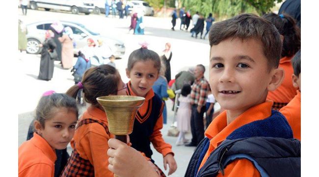 Okulların açılışının ertelenmesi gündemde