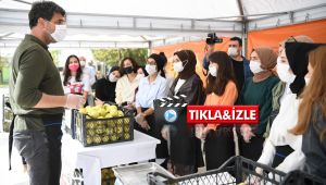 Belediye başkanı tezgahın başına geçti, 1 ton ayva 1 saatte tükendi