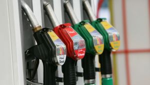 Benzin ve motorine okkalı zam geliyor