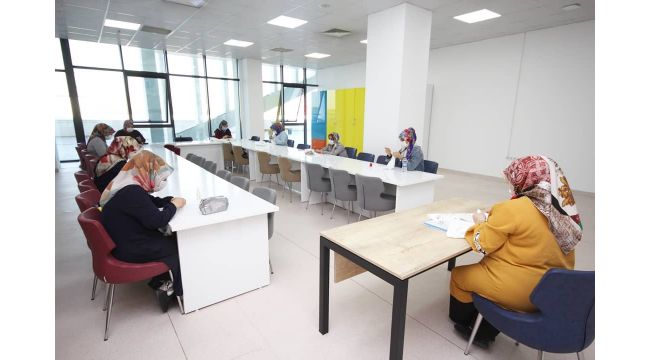 Çayırova’da meslek edindirme kursları başladı