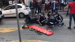 Çayırova'da motosiklet ile otomobil çarpıştı