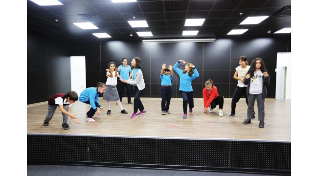 Çayırova’da ücretsiz drama kursu
