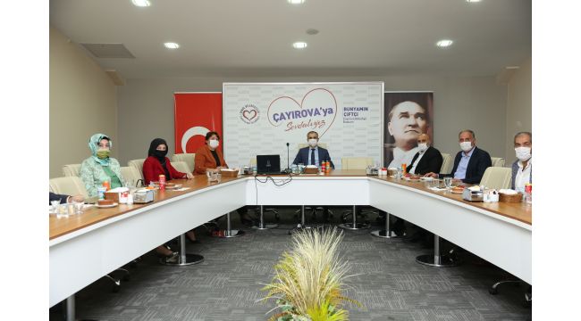 Çiftçi meclis üyeleriyle buluştu